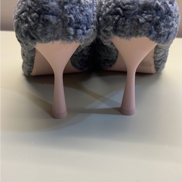 AGL MADE IN ITALY Gray Fuzzy Mules with Peep-Toe Design - Picture 7 of 8